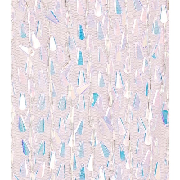 Taylor swift. MALLORY EMBELLISHED CROP TOP AND MINI SKIRT IN SILVER - Picture 6 of 6